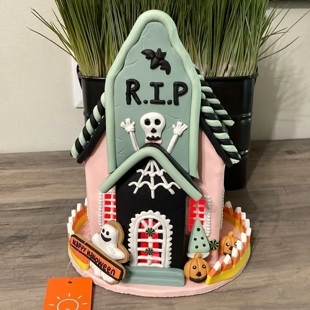 NEW! LIGHT UP COLOR CHANGING RIP GINGERBREAD HALLOWEEN HAUNTED HOUSE